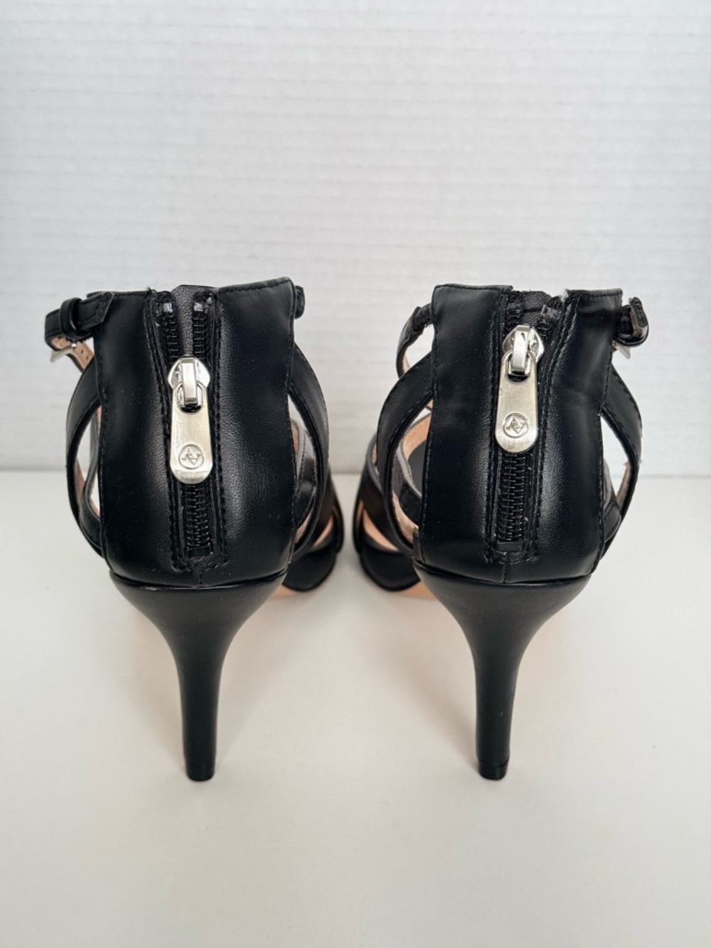 Adrienne Vittadini Black Leather Crisscross Ankle-Strap Heels Size 8 - Picture 5 of 8